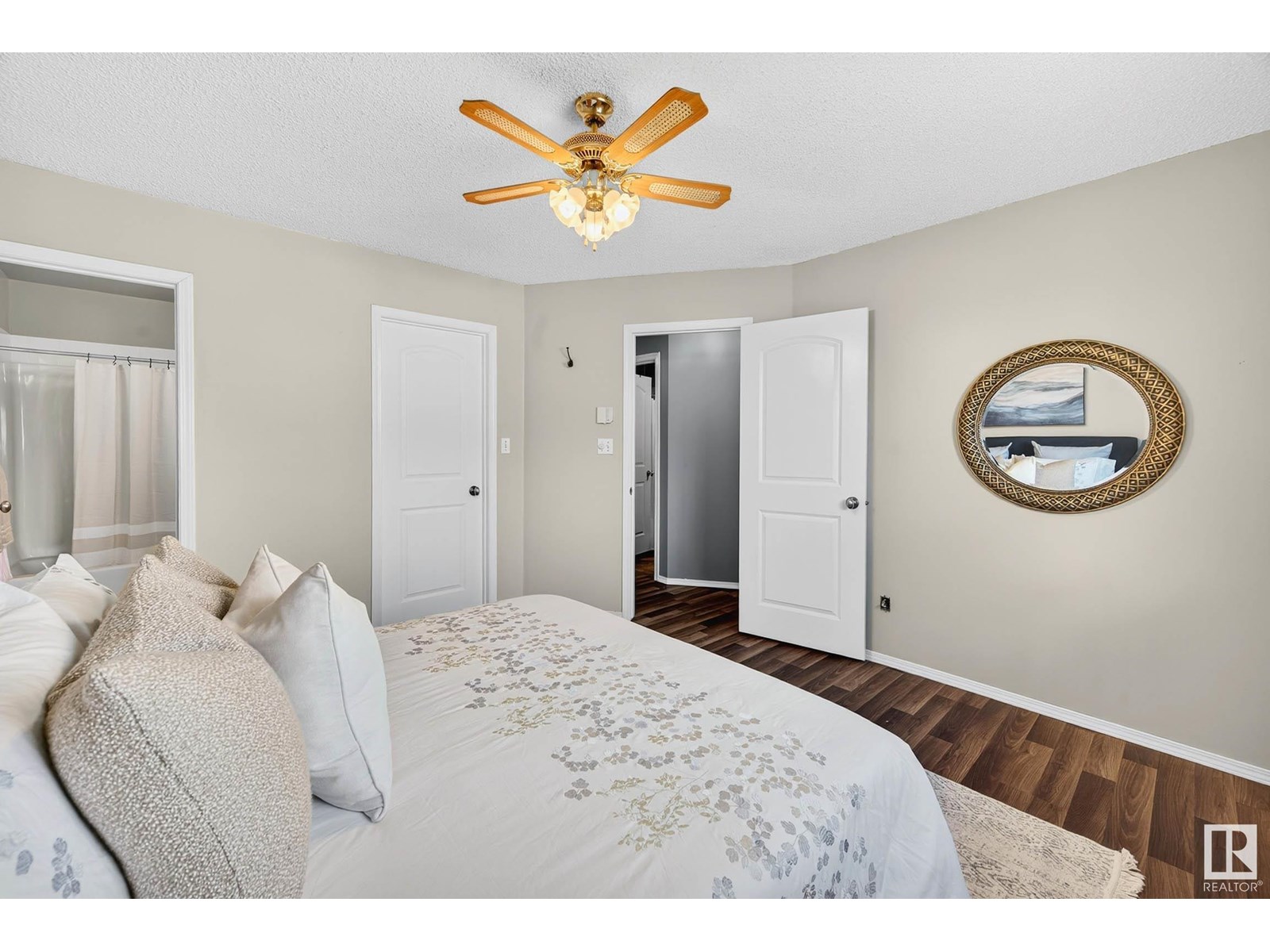 Photo 23 of 1079 Jones Cr Nw, Edmonton AB