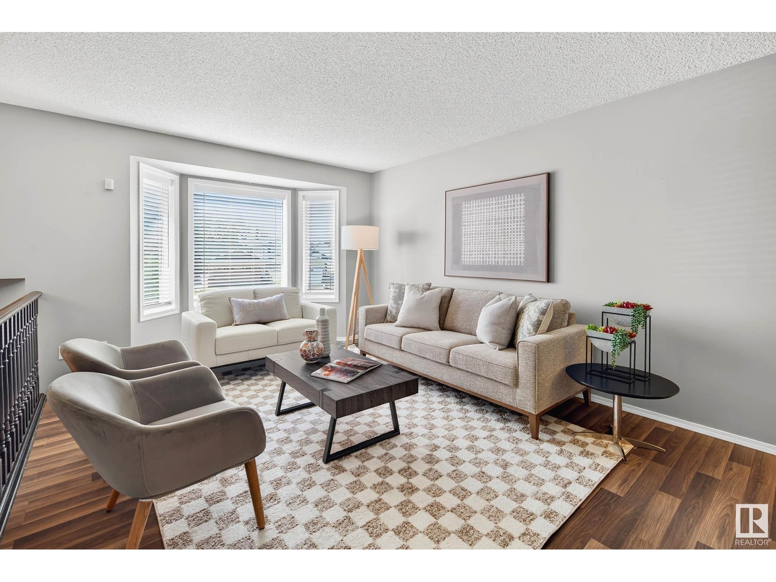 Photo 5 of 1079 Jones Cr Nw, Edmonton AB