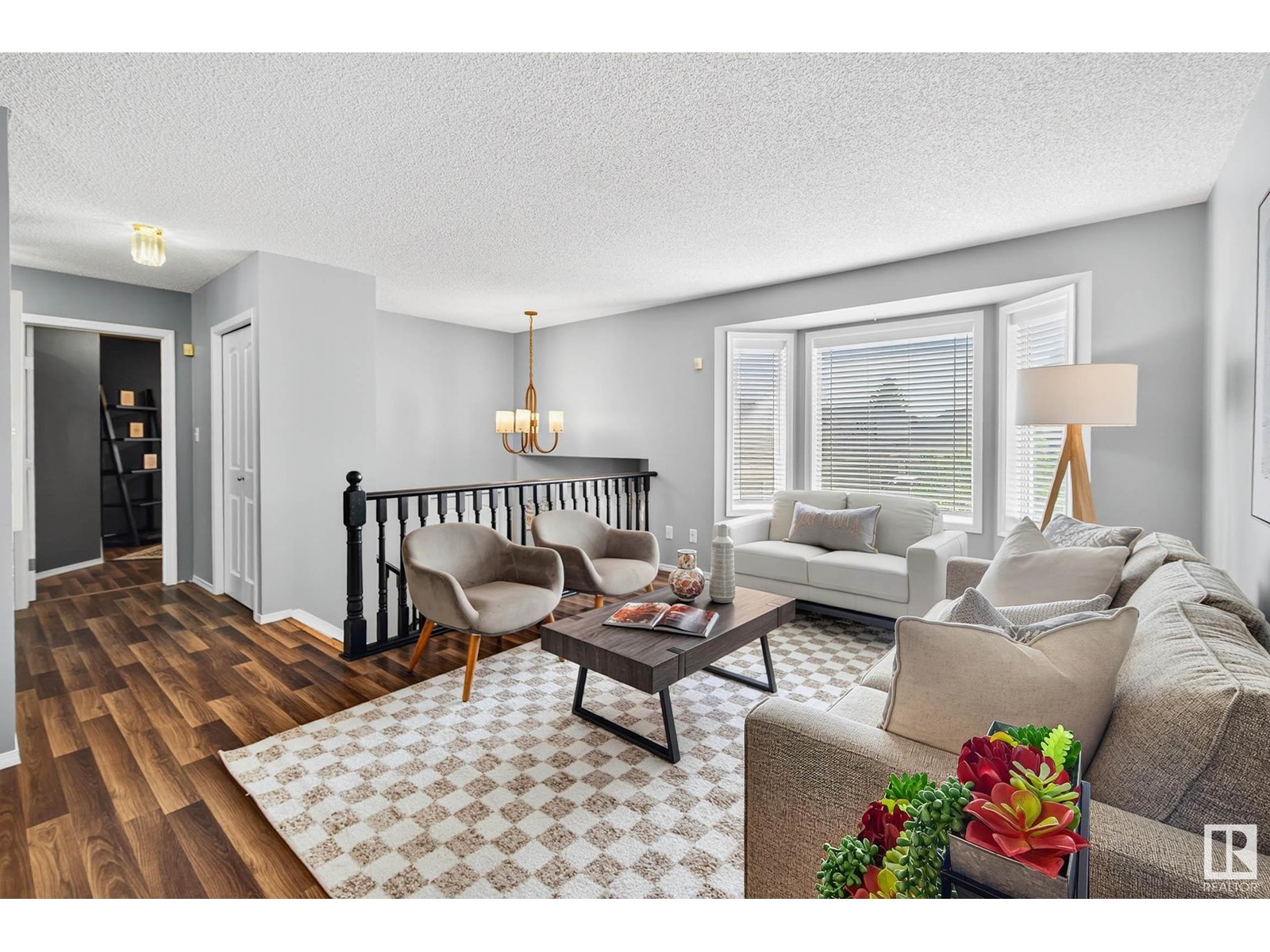 Photo 6 of 1079 Jones Cr Nw, Edmonton AB
