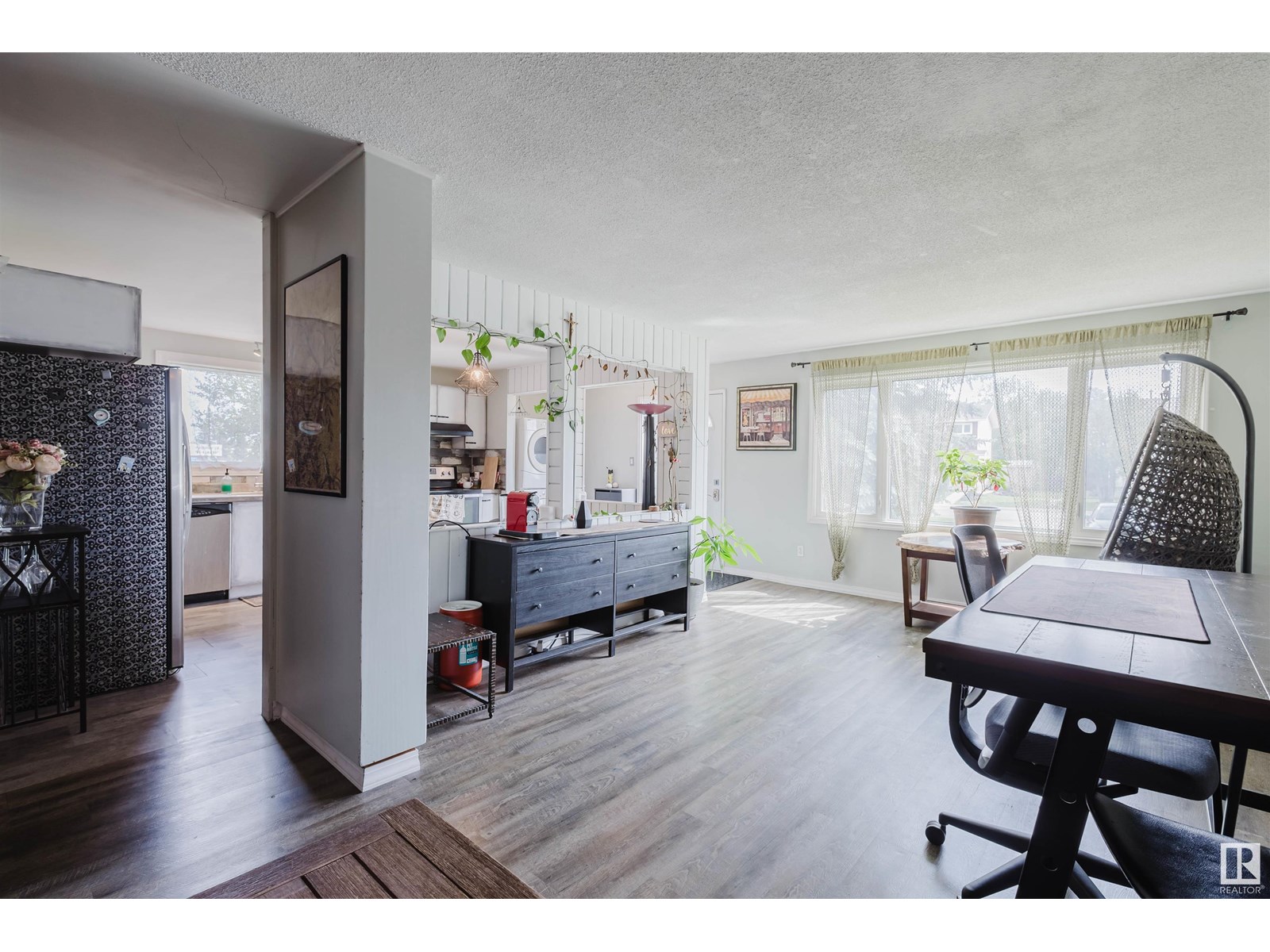 Photo 11 of 11452 39 Av Nw, Edmonton AB