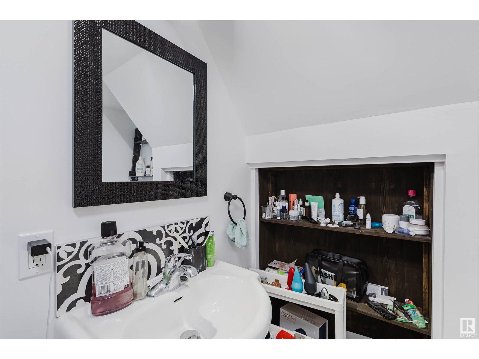 Photo 19 of 11452 39 Av Nw, Edmonton AB
