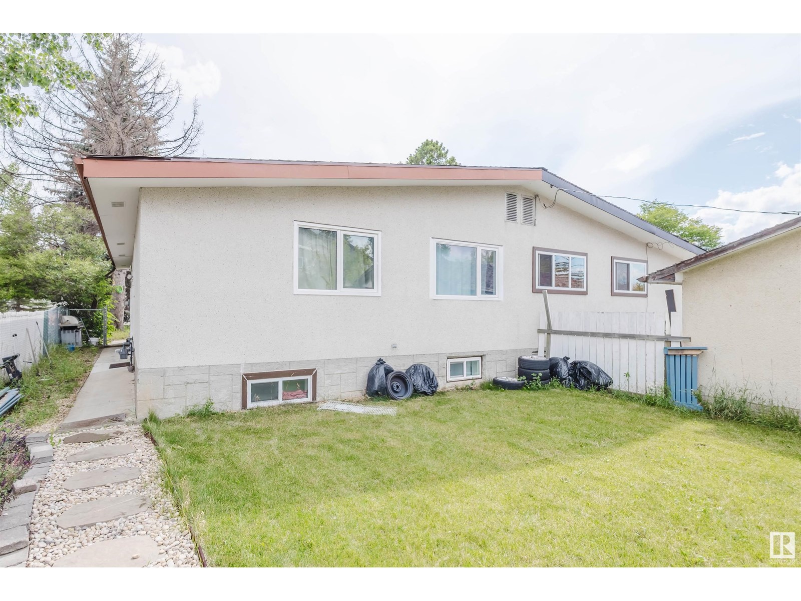 Photo 30 of 11452 39 Av Nw, Edmonton AB