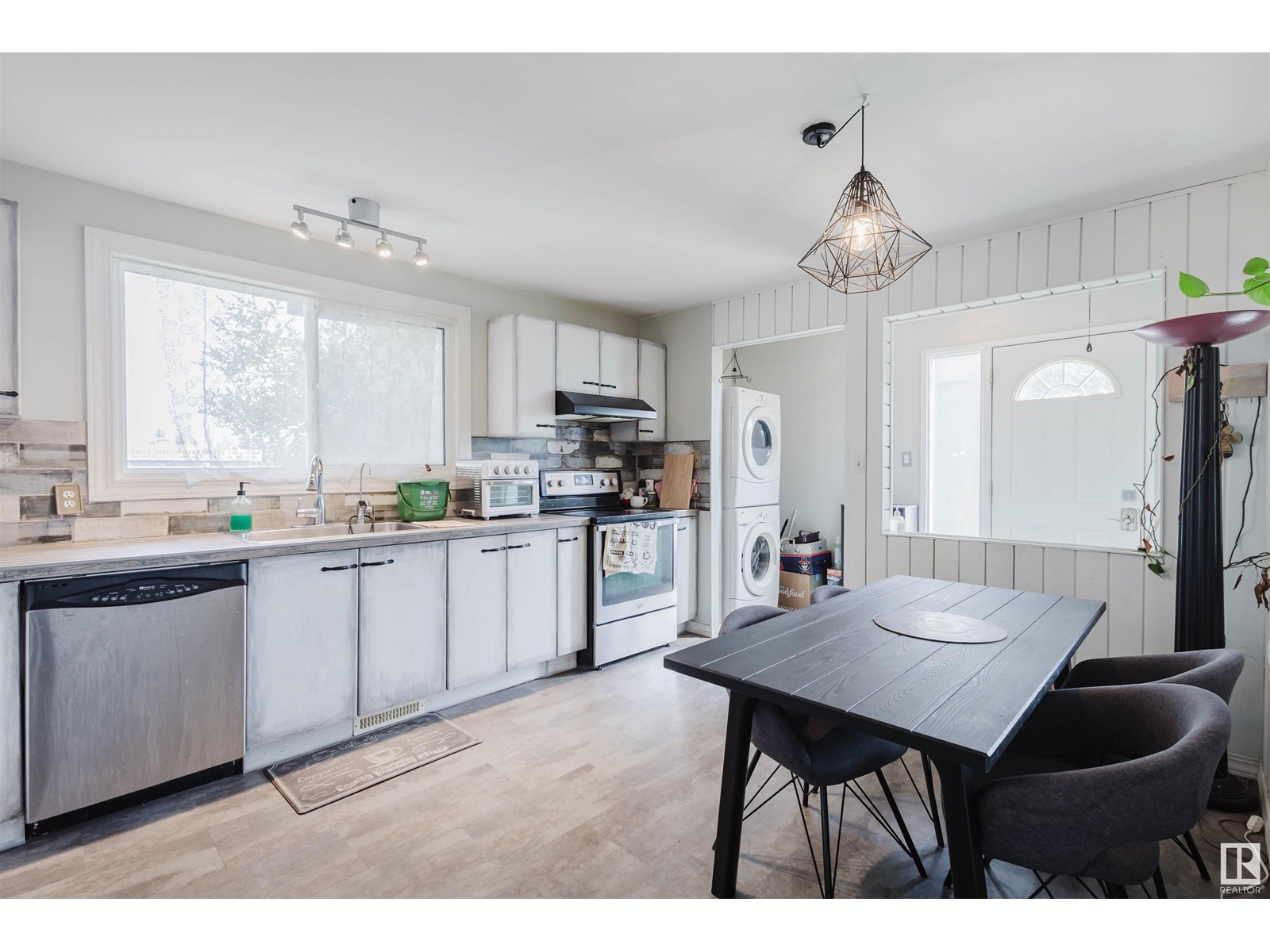 Photo 7 of 11452 39 Av Nw, Edmonton AB