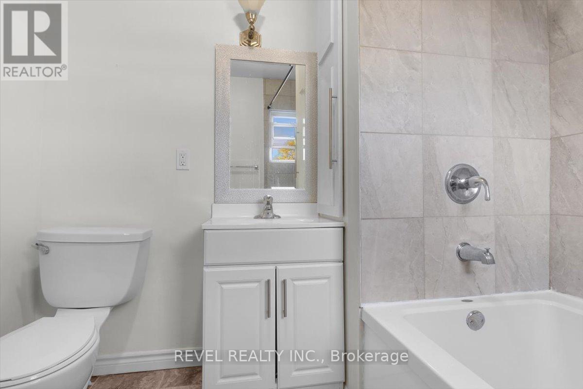 Photo 24 of 233 Normanhurst Avenue, Hamilton ON