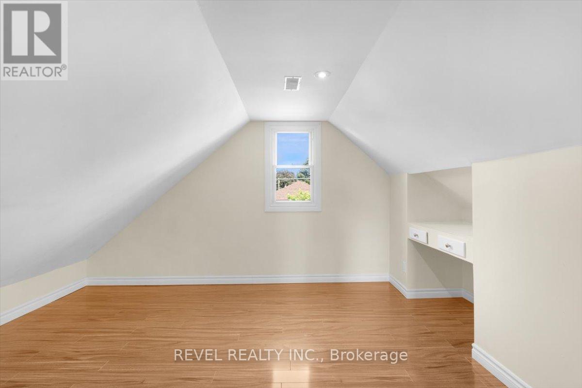 Photo 1 of 233 Normanhurst Avenue, Hamilton ON