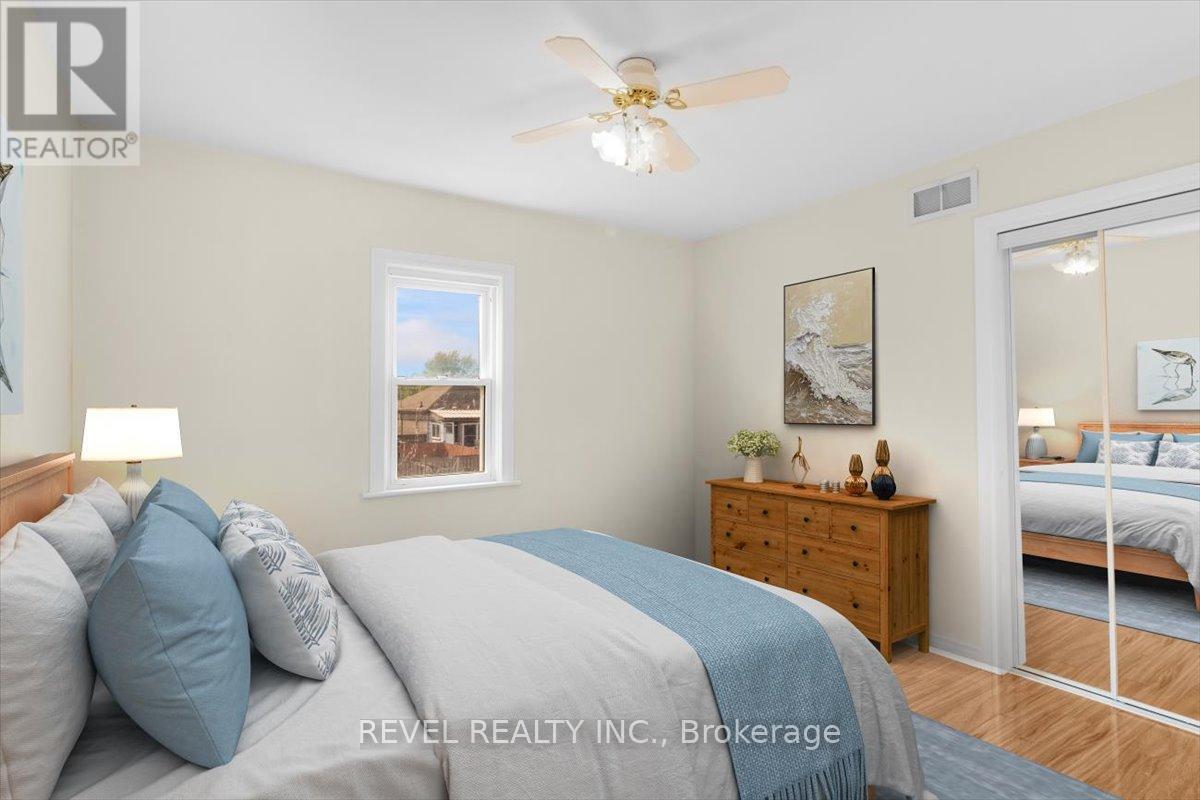 Photo 26 of 233 Normanhurst Avenue, Hamilton ON