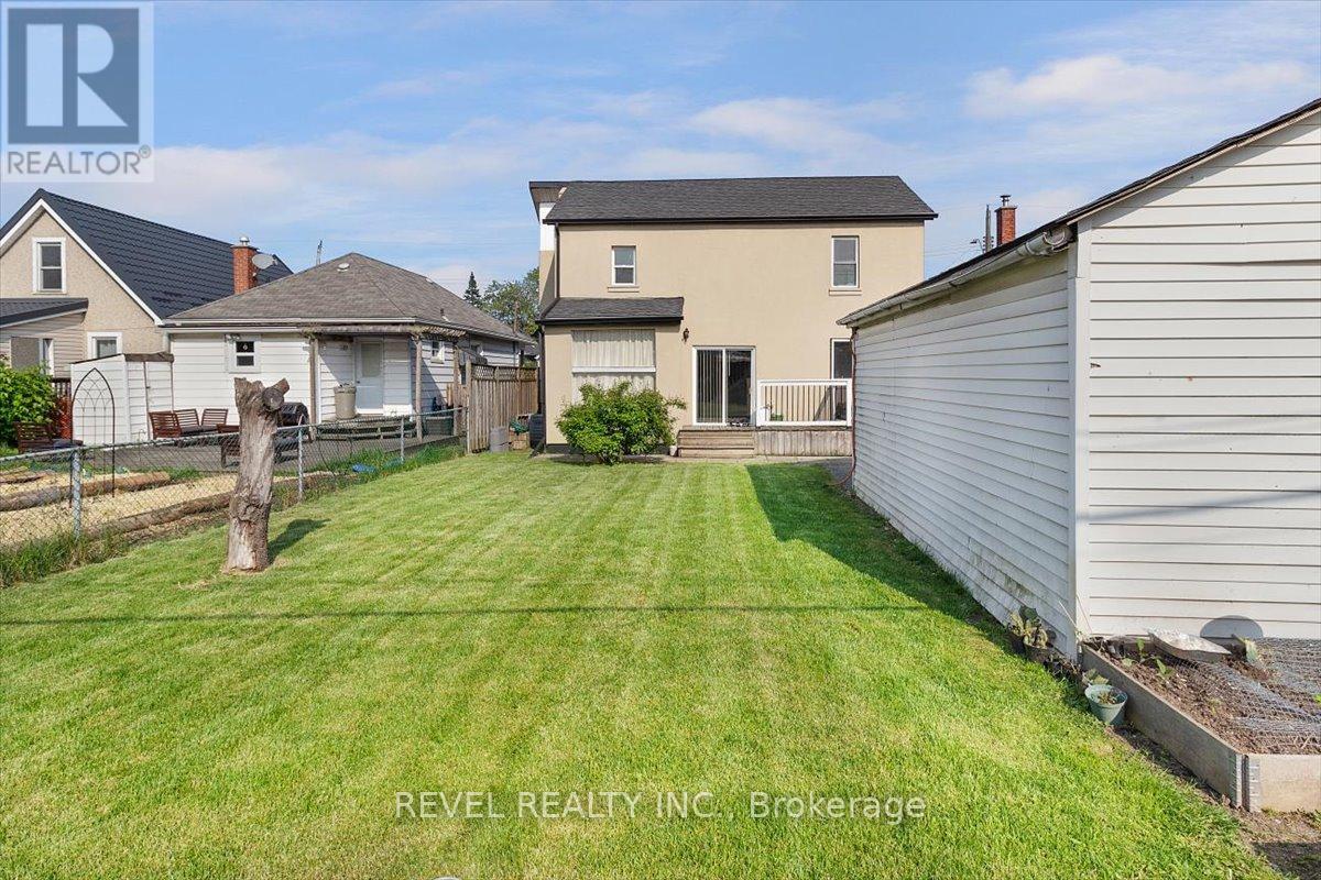 Photo 22 of 233 Normanhurst Avenue, Hamilton ON