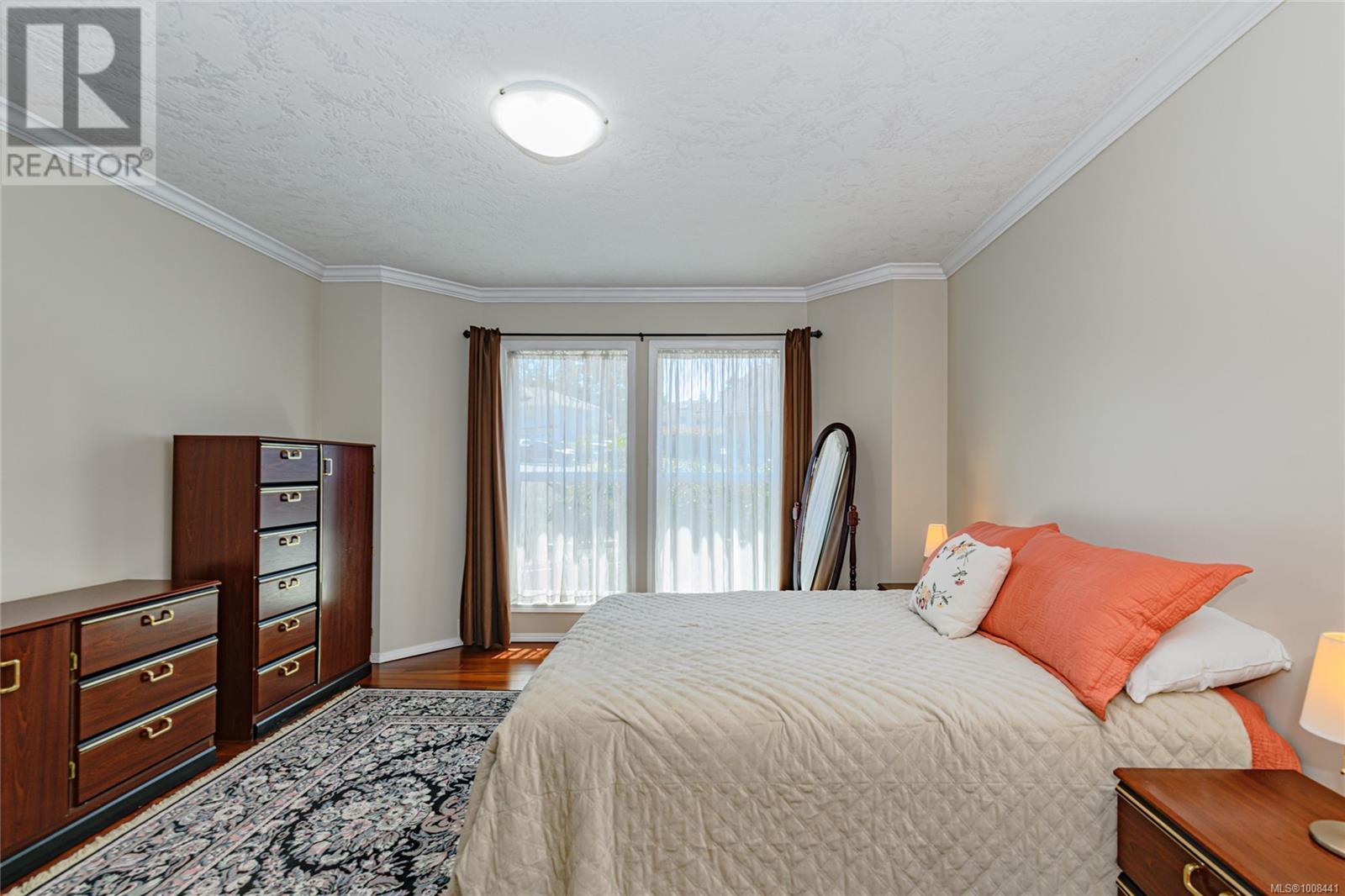 Photo 18 of 1294 Carmichael Crt, Saanich BC