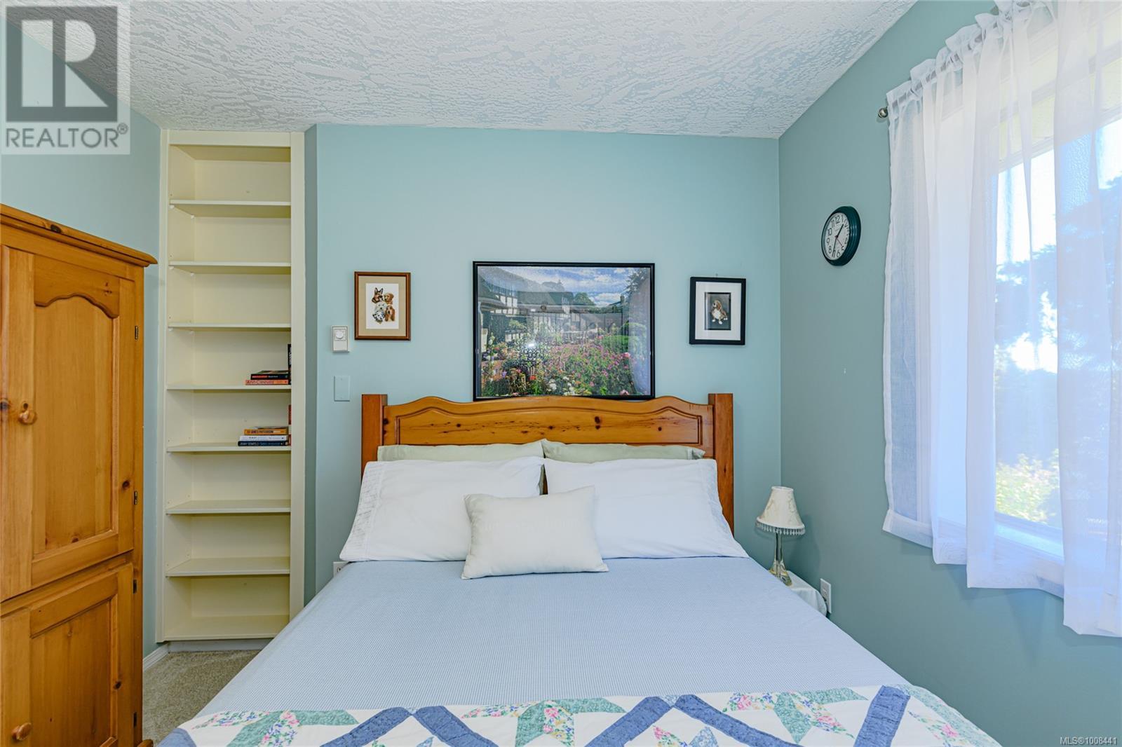 Photo 23 of 1294 Carmichael Crt, Saanich BC