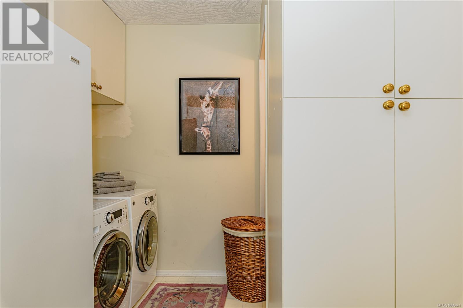 Photo 29 of 1294 Carmichael Crt, Saanich BC