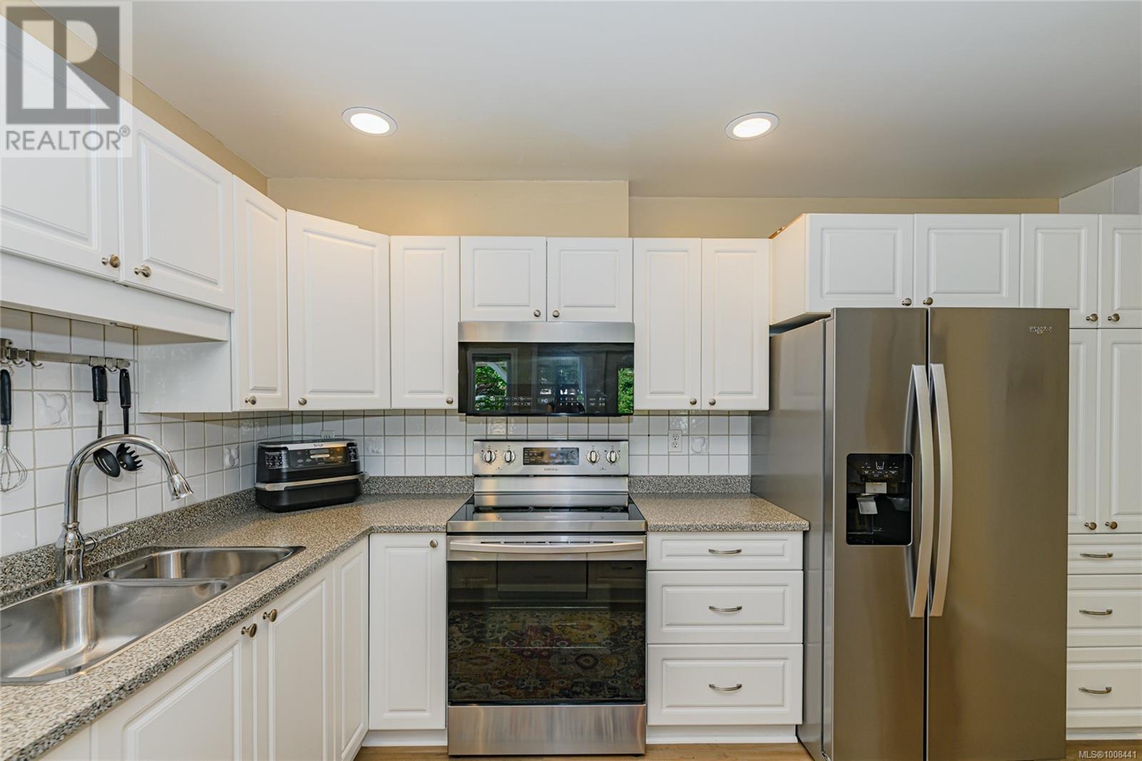 Photo 32 of 1294 Carmichael Crt, Saanich BC