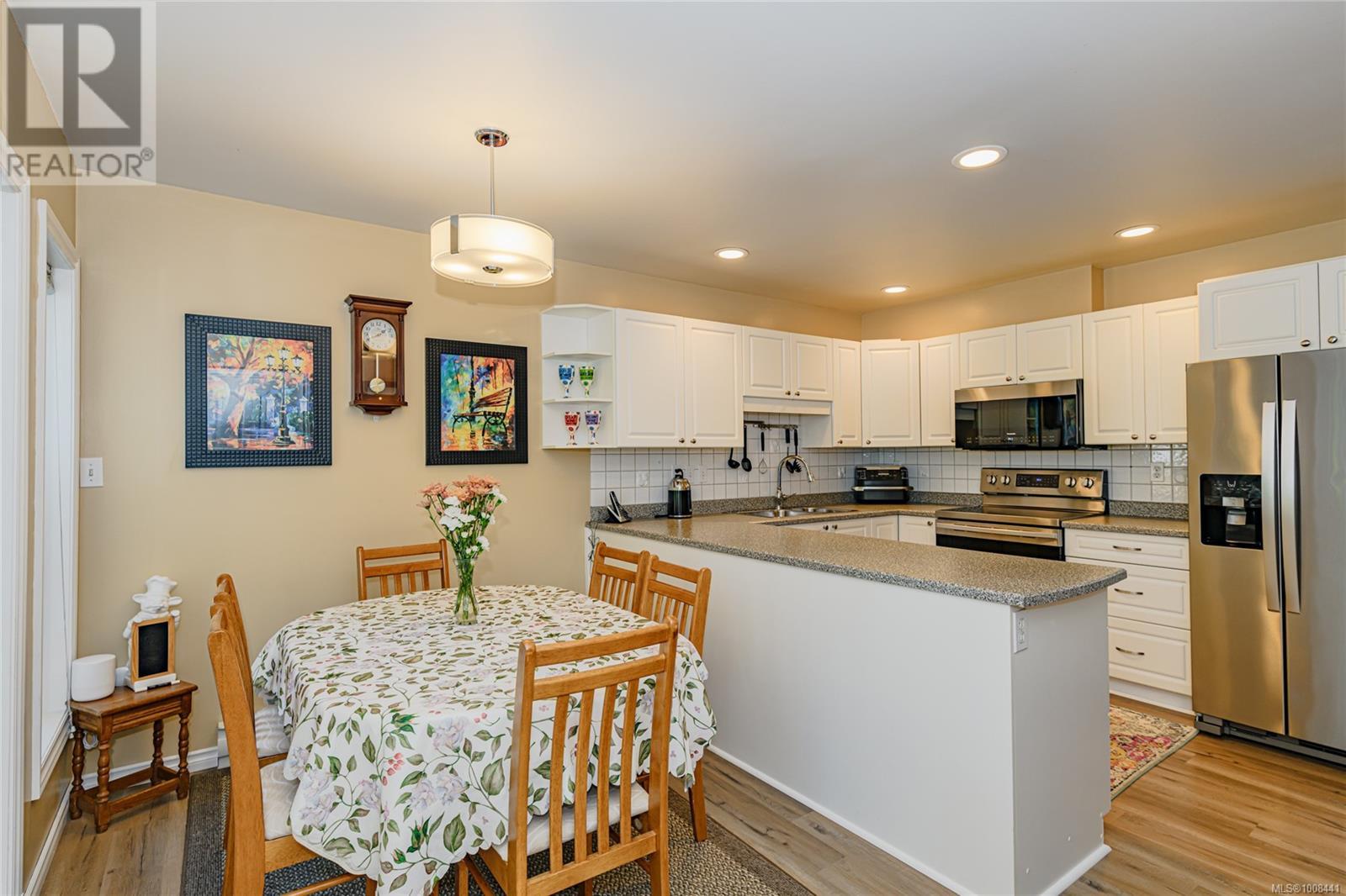 Photo 33 of 1294 Carmichael Crt, Saanich BC
