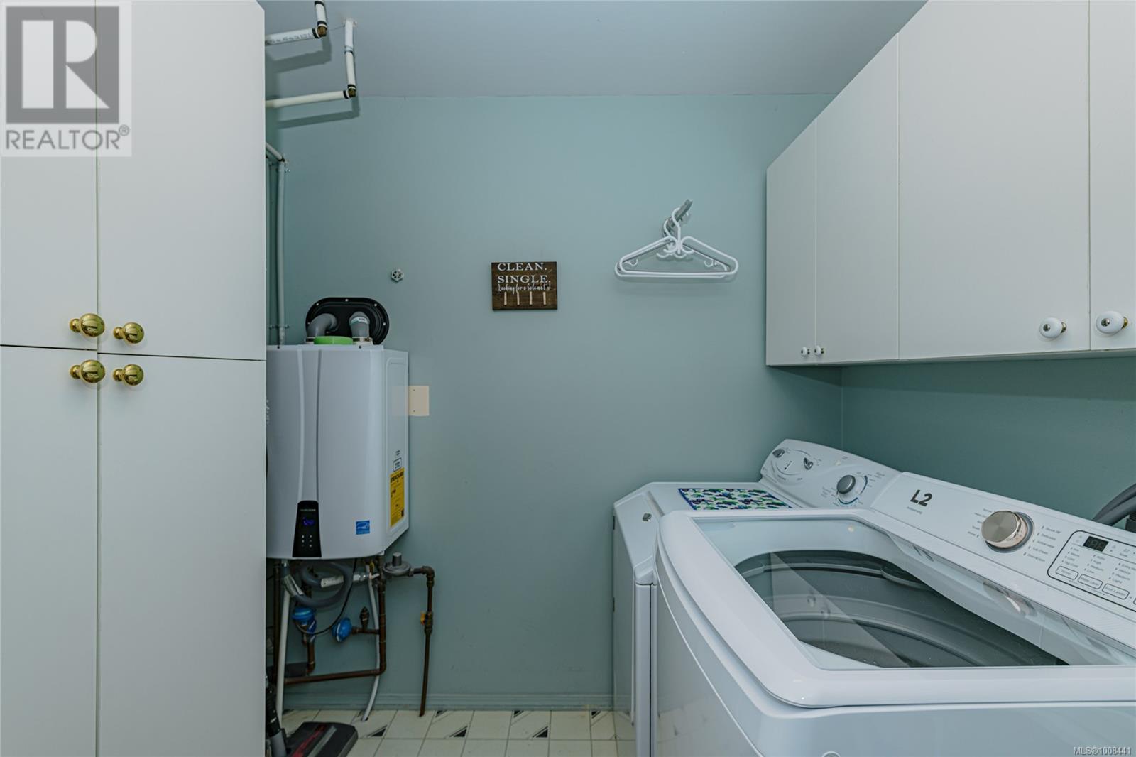 Photo 43 of 1294 Carmichael Crt, Saanich BC