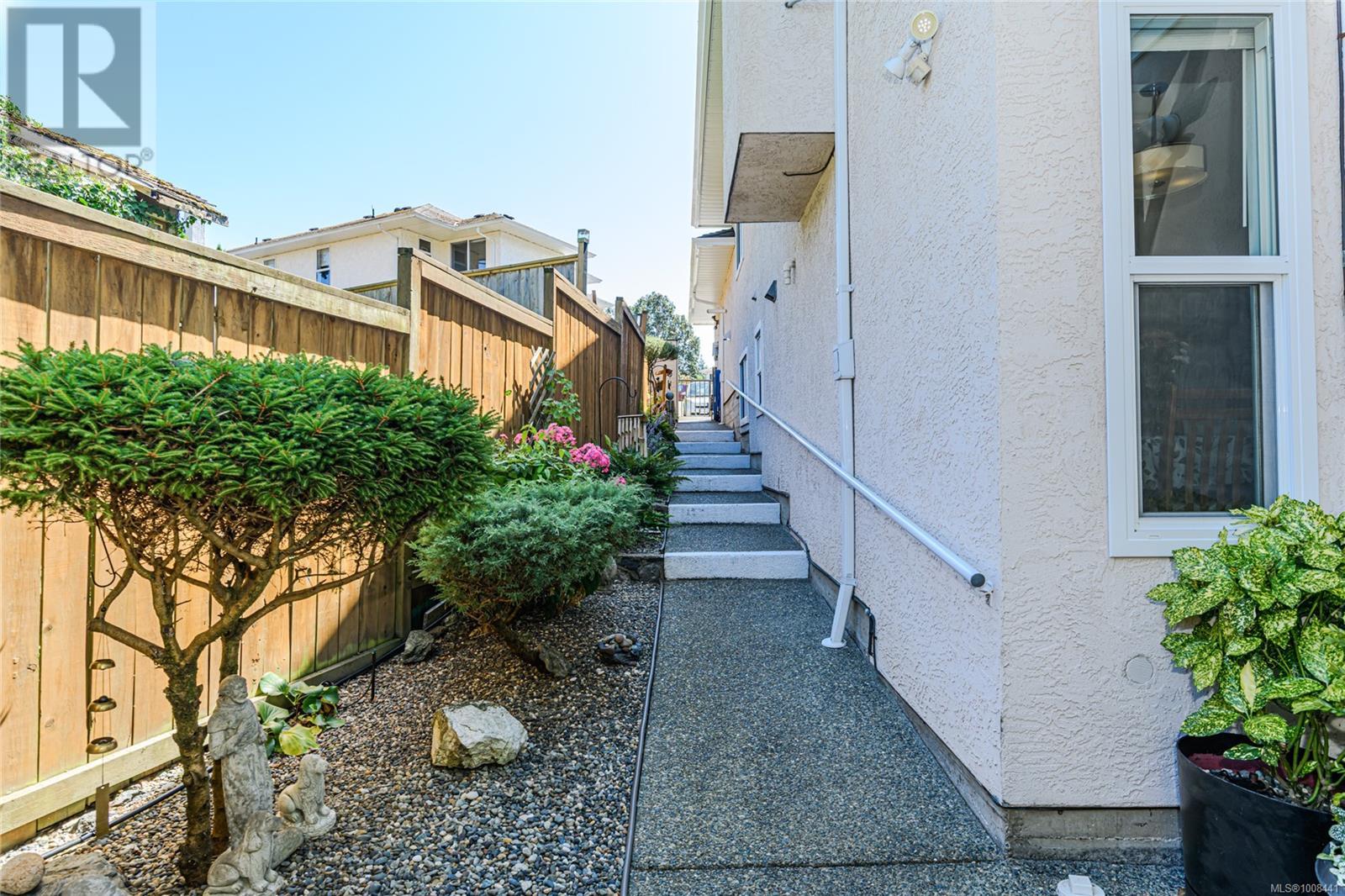 Photo 52 of 1294 Carmichael Crt, Saanich BC