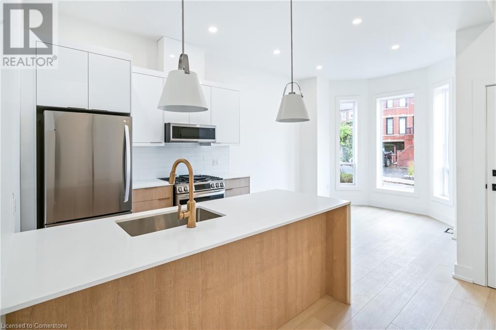 Photo 10 of 42 Ray Street S, Hamilton ON