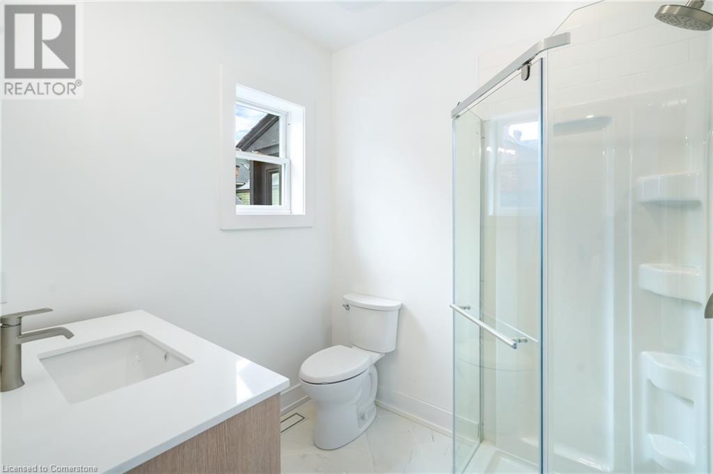 Photo 12 of 42 Ray Street S, Hamilton ON