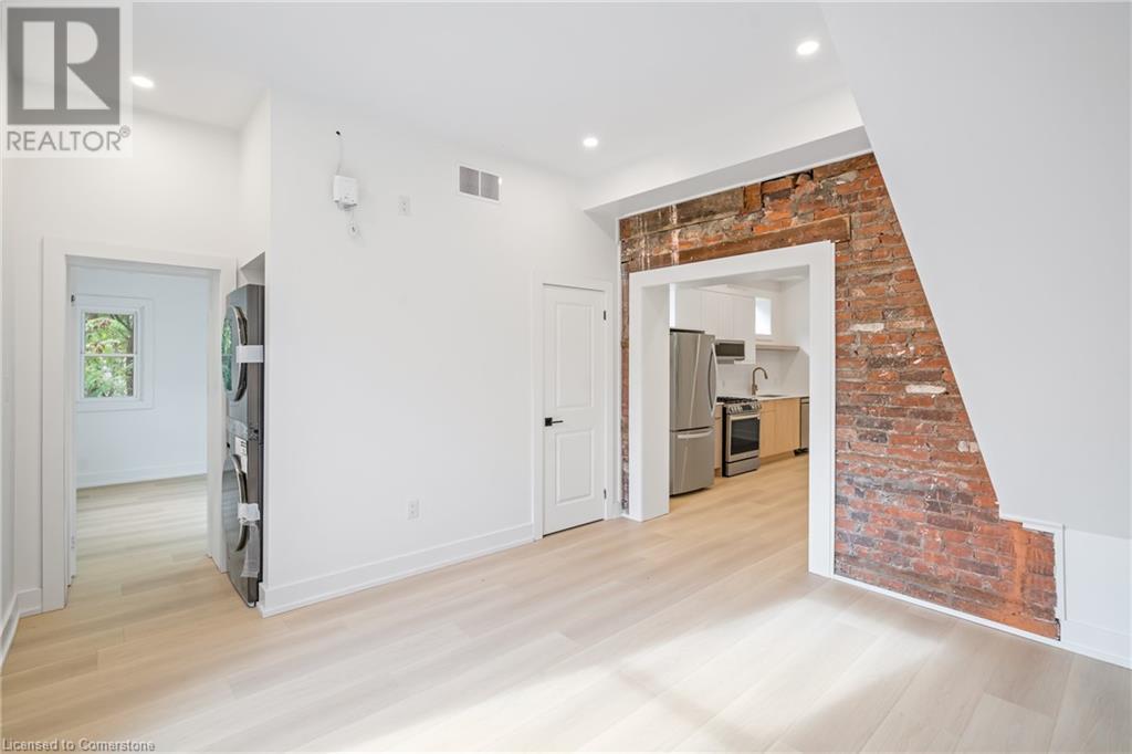 Photo 33 of 42 Ray Street S, Hamilton ON