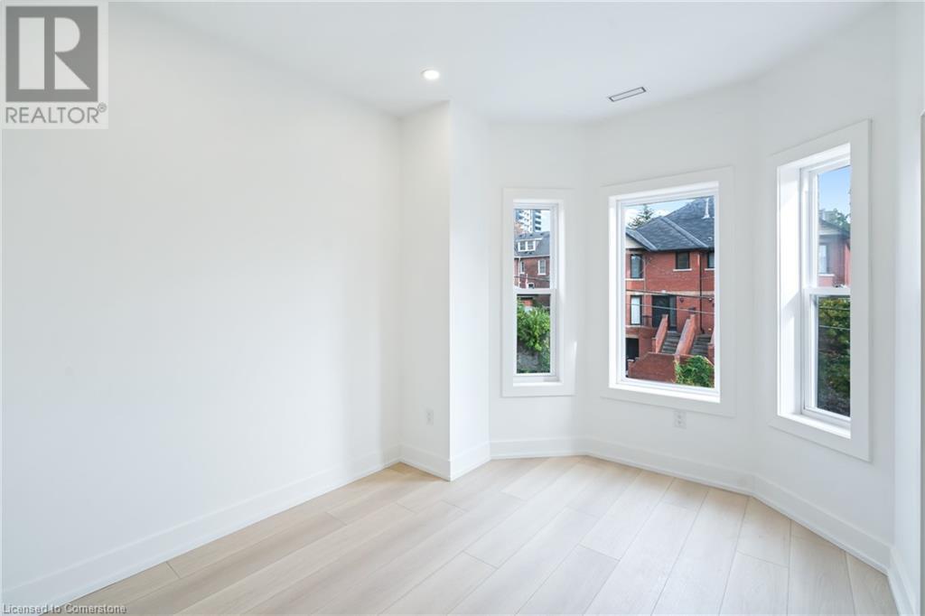 Photo 22 of 42 Ray Street S, Hamilton ON