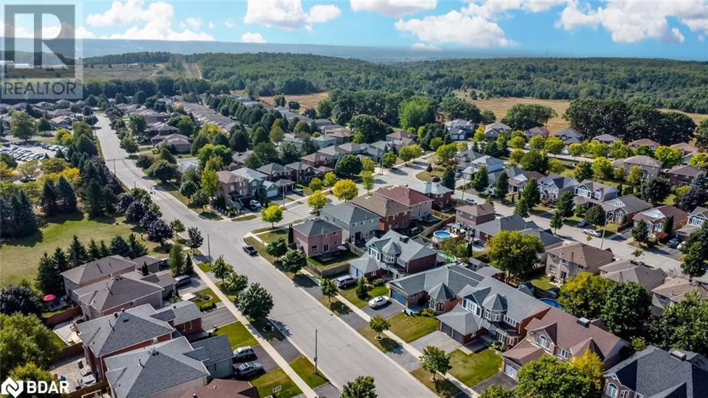 Photo 14 of 2 Northview Crescent, Barrie ON