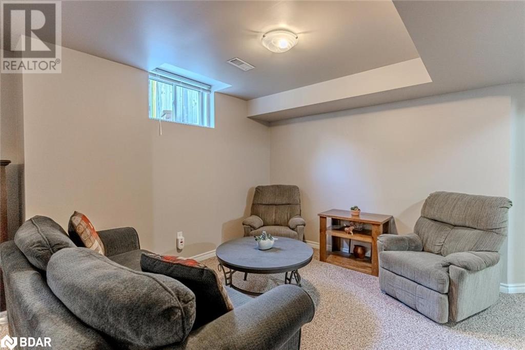 Photo 18 of 2 Northview Crescent, Barrie ON