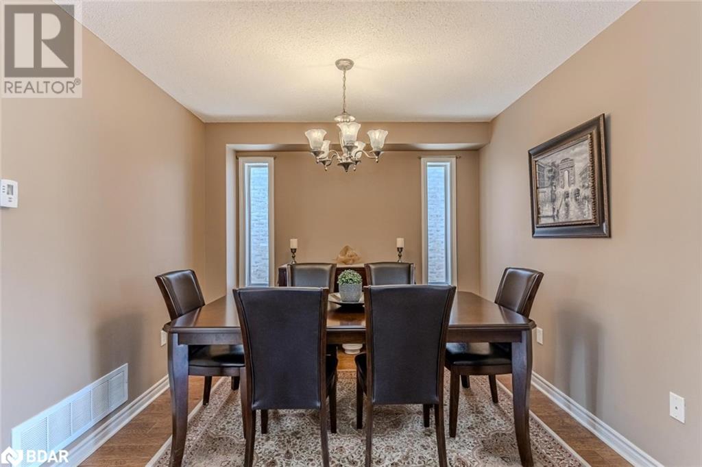Photo 17 of 2 Northview Crescent, Barrie ON