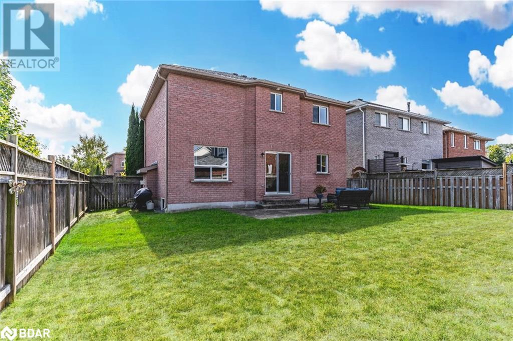 Photo 6 of 2 Northview Crescent, Barrie ON