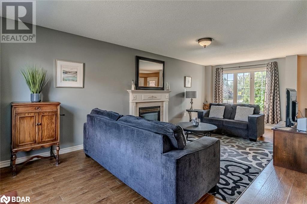 Photo 16 of 2 Northview Crescent, Barrie ON
