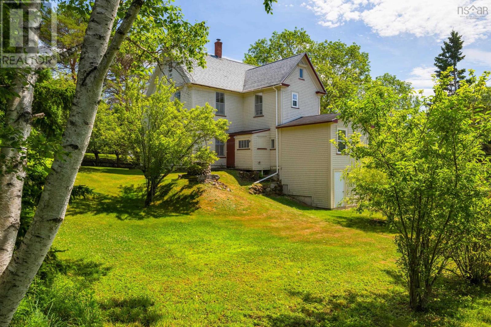 Photo 18 of 149 Duke Street, Chester NS