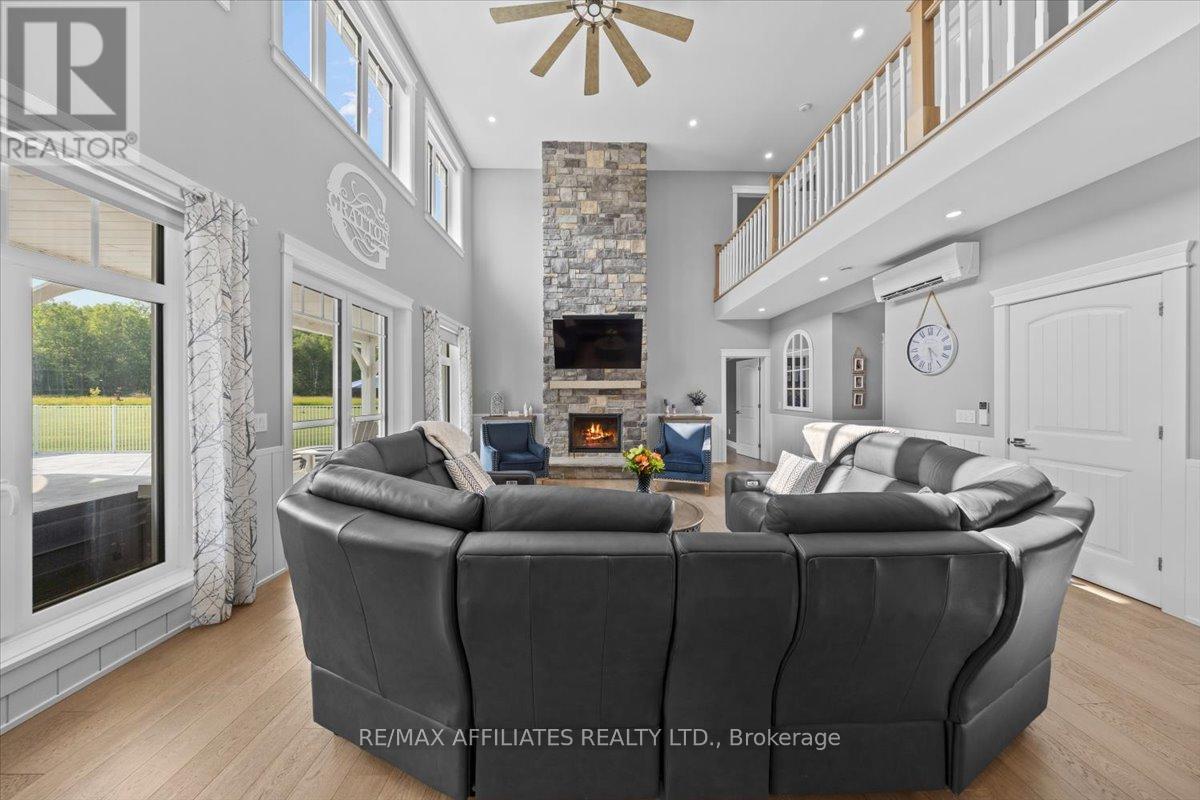 Photo 15 of 2440 Emmett Road, Ottawa ON