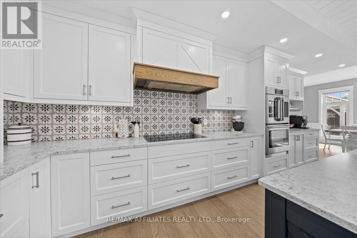Photo 17 of 2440 Emmett Road, Ottawa ON