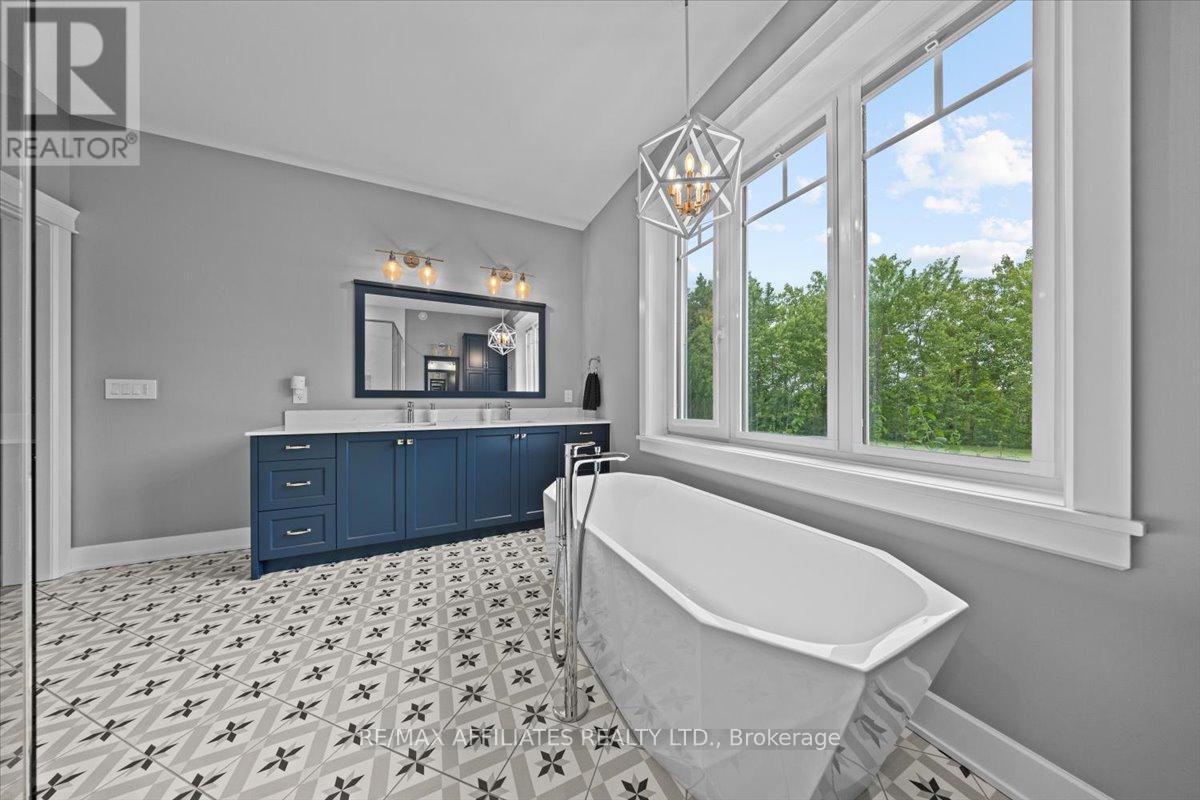 Photo 38 of 2440 Emmett Road, Ottawa ON