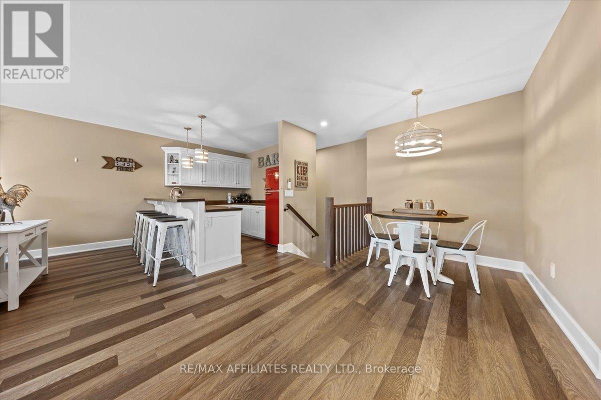 Photo 4 of 2440 Emmett Road, Ottawa ON