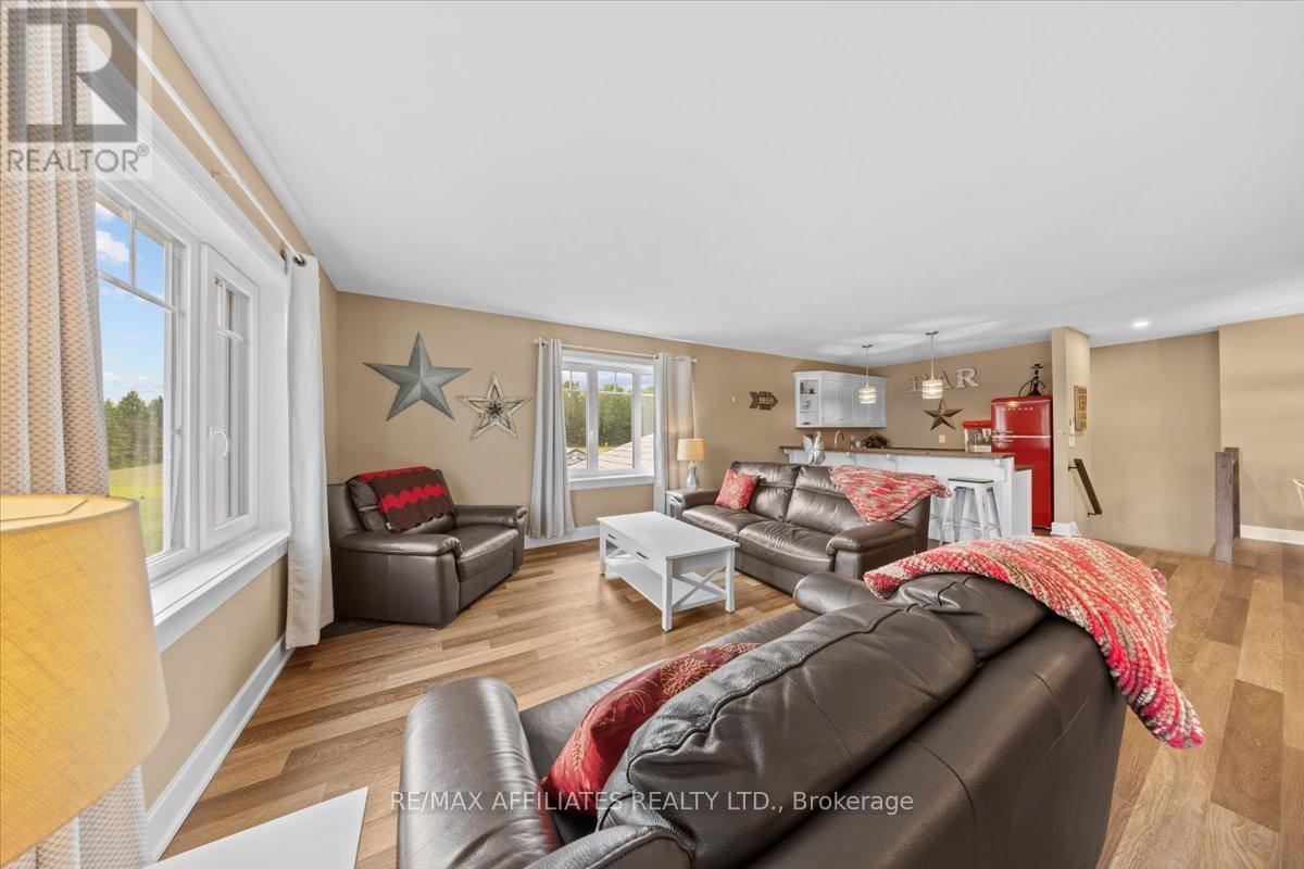 Photo 6 of 2440 Emmett Road, Ottawa ON