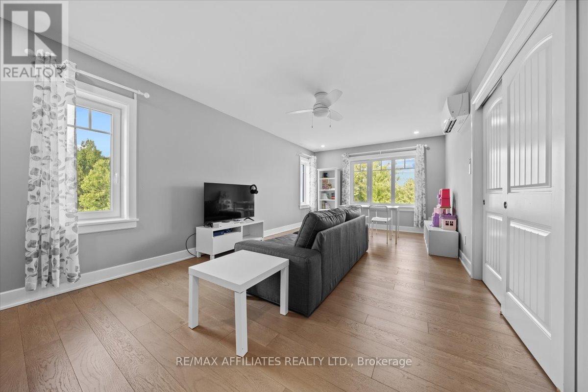 Photo 36 of 2440 Emmett Road, Ottawa ON