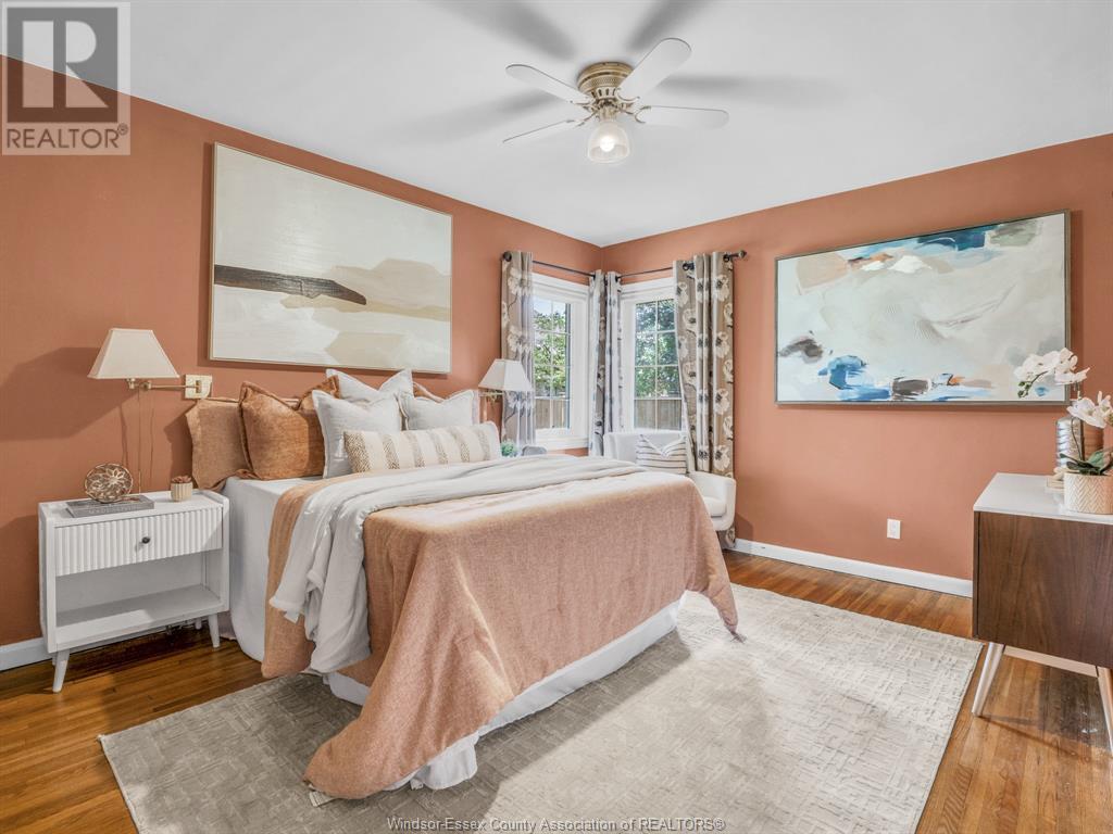 Photo 17 of 30 Cabana Road East, Windsor ON