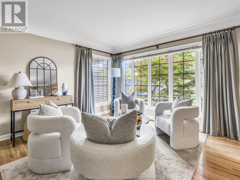 Photo 6 of 30 Cabana Road East, Windsor ON