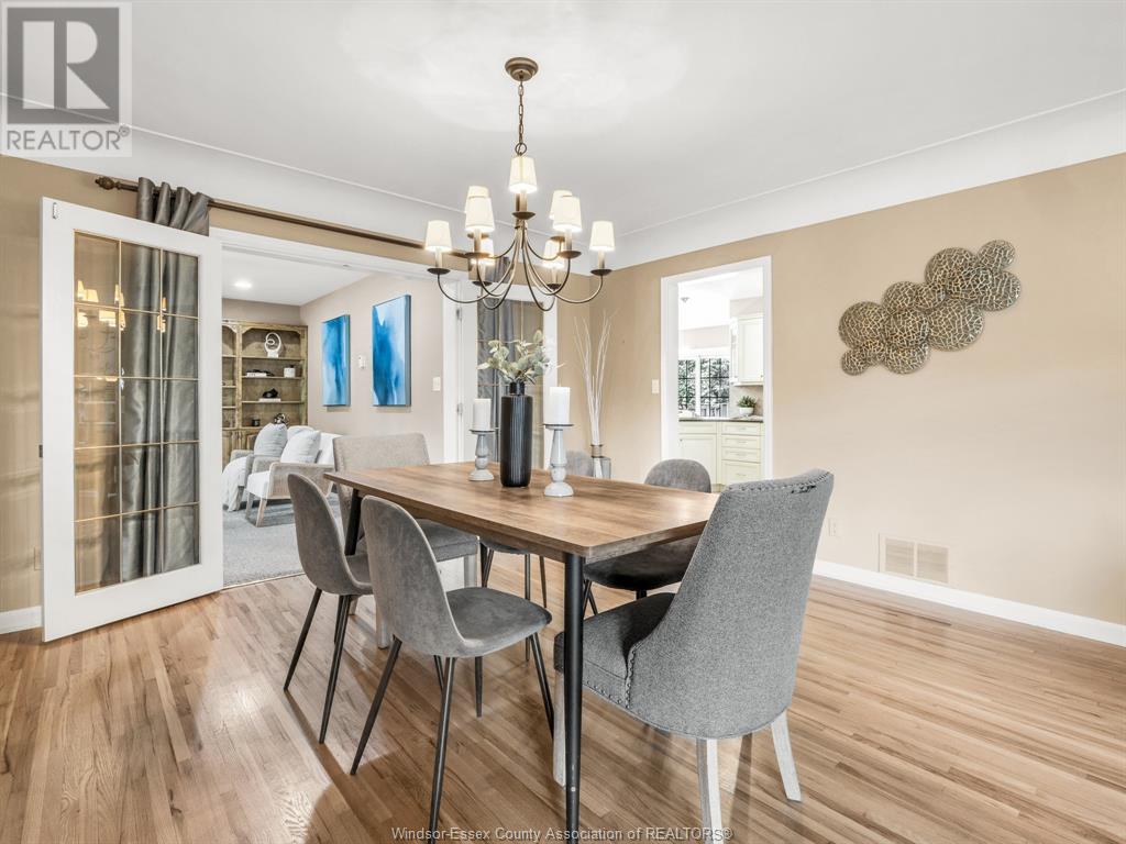 Photo 8 of 30 Cabana Road East, Windsor ON