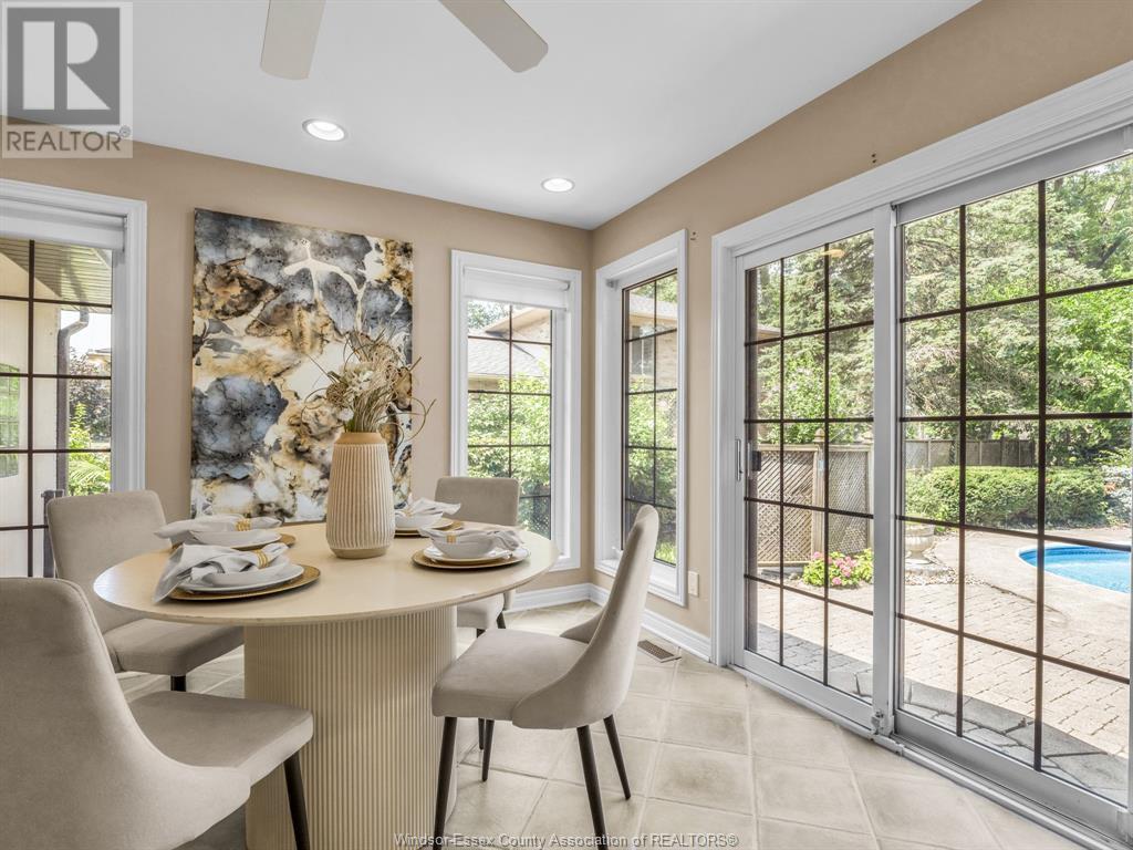 Photo 16 of 30 Cabana Road East, Windsor ON