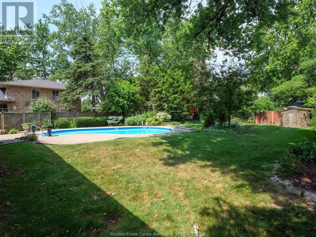 Photo 29 of 30 Cabana Road East, Windsor ON