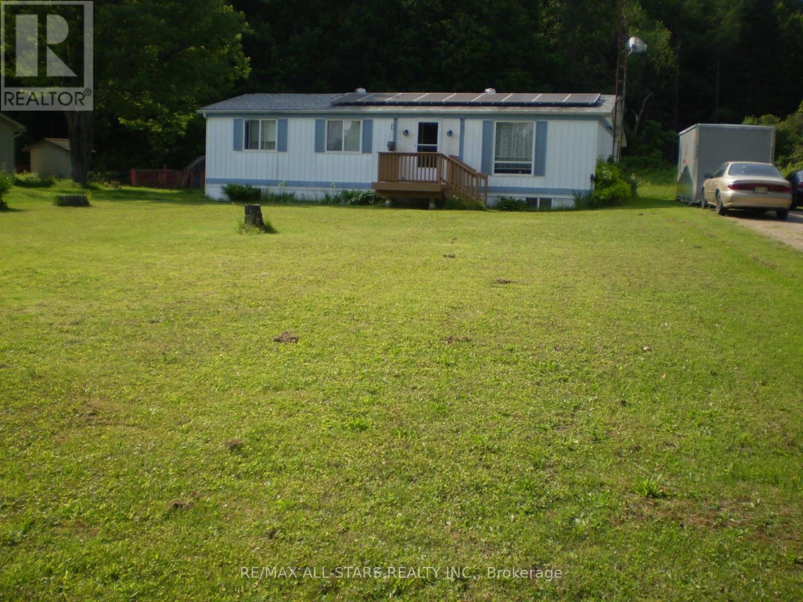 Photo 9 of 1225 Spring Valley Road, Minden Hills ON