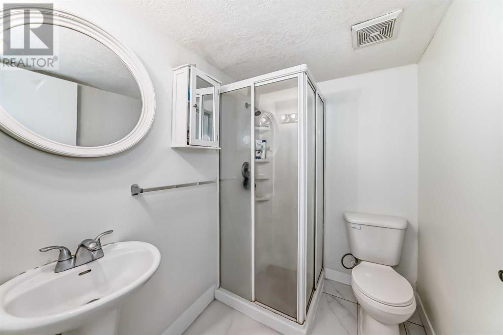 Single Family House Bi-level for Sale in  Falmead Road NE Falconridge Calgary 