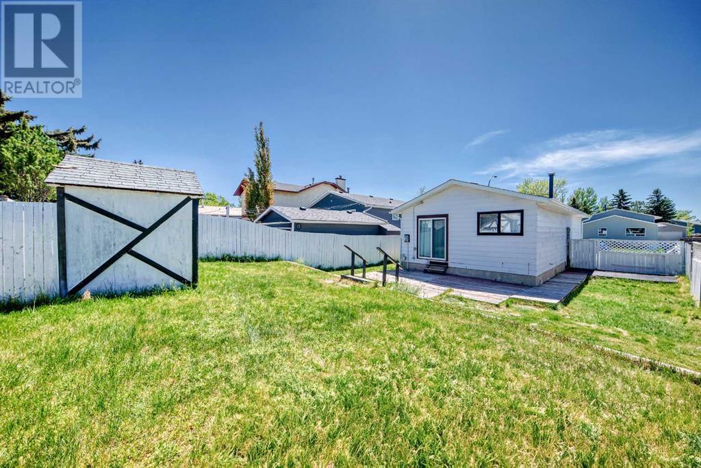 Single Family House Bi-level for Sale in  Falmead Road NE Falconridge Calgary 