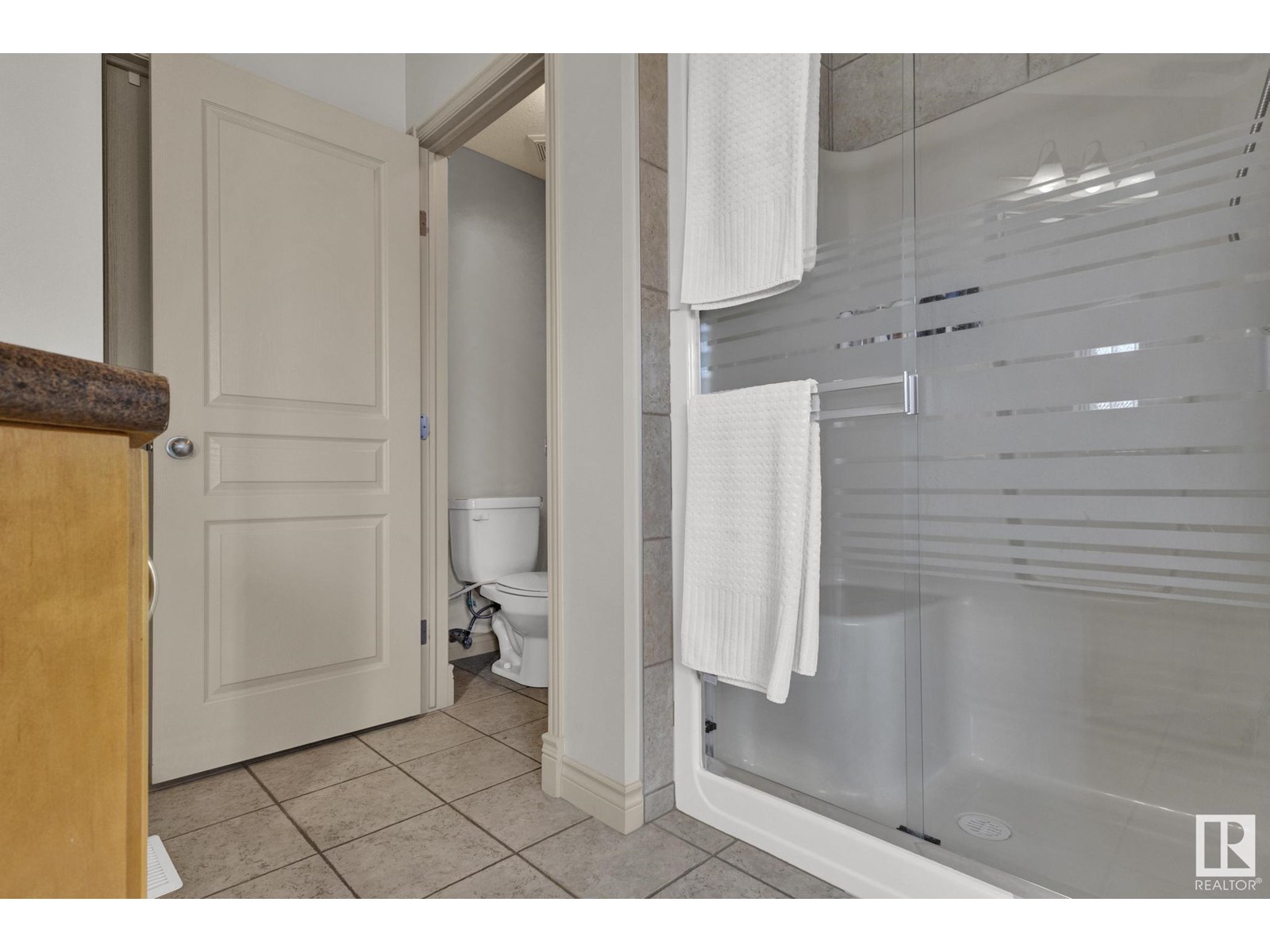 Photo 8 of 7445 162 Av Nw, Edmonton AB