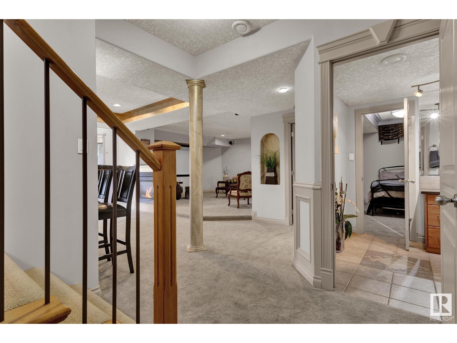 Photo 11 of 7445 162 Av Nw, Edmonton AB