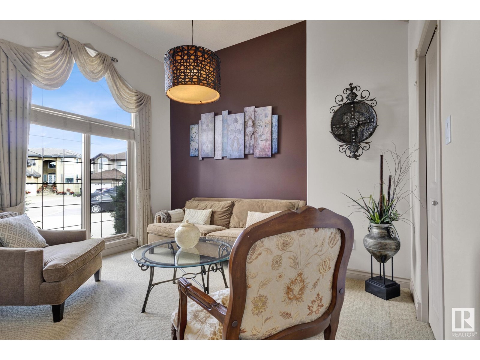 Photo 10 of 7445 162 Av Nw, Edmonton AB
