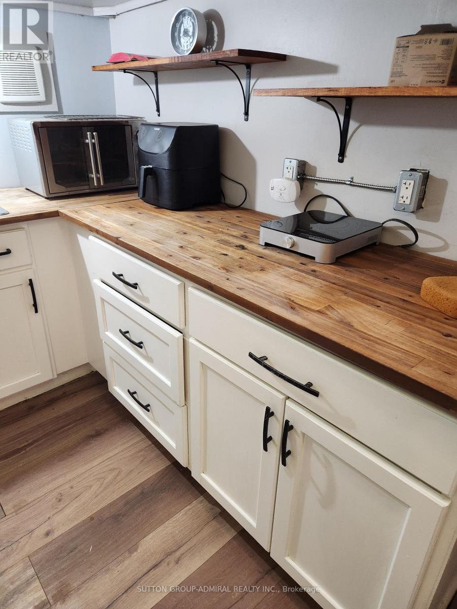 Photo 4 of 809 Portsmouth Avenue, Kingston ON