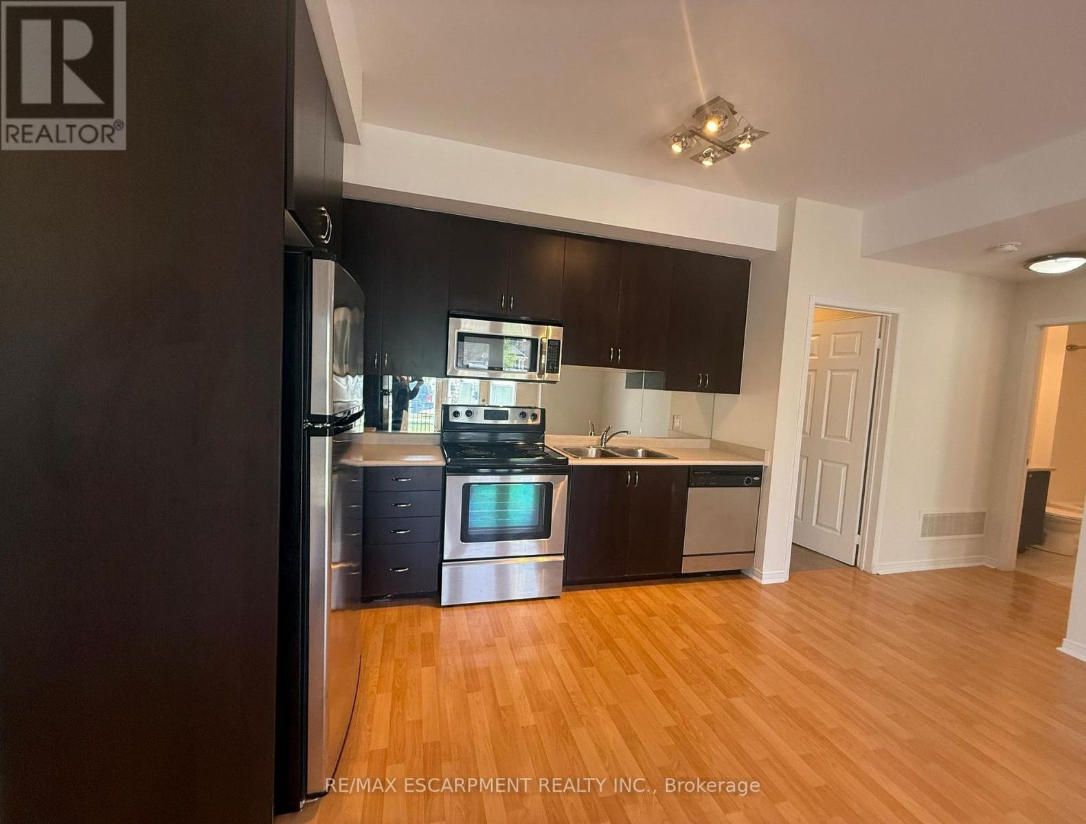 Photo 17 of 8 5055 Oscar Peterson Boulevard, Mississauga ON