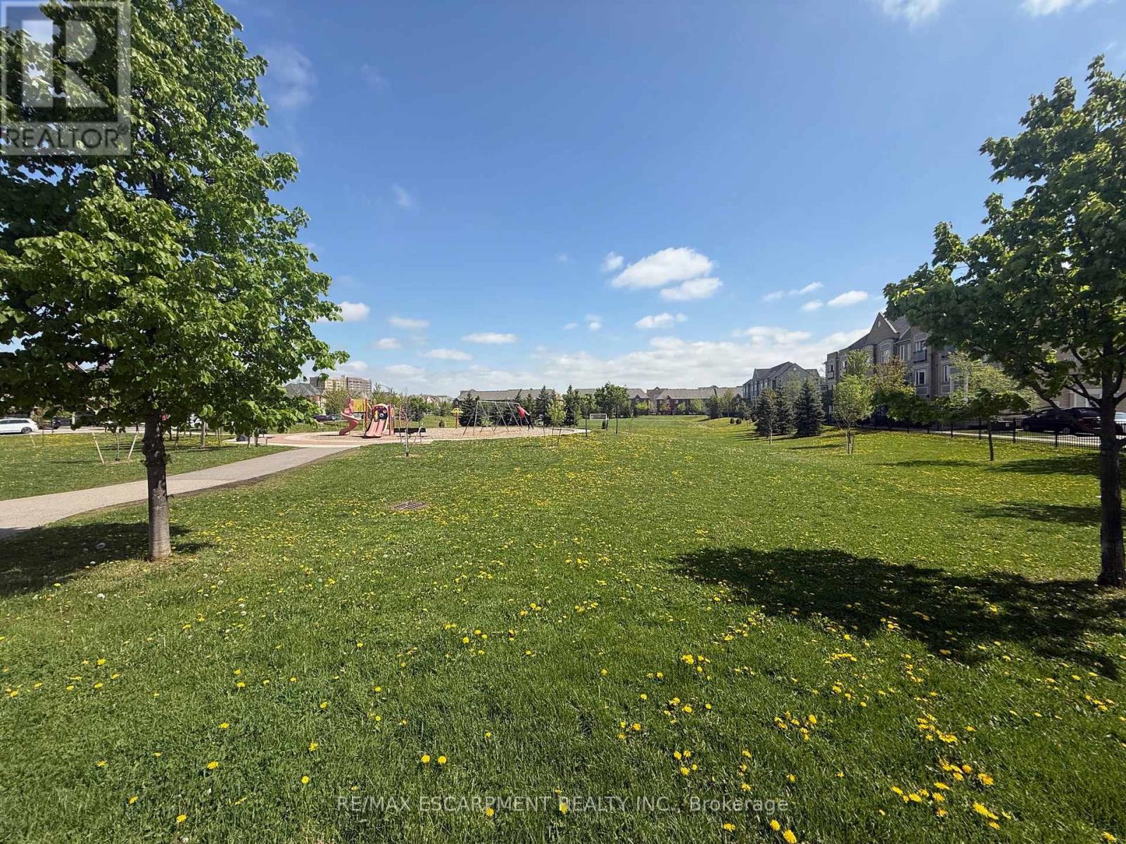 Photo 4 of 8 5055 Oscar Peterson Boulevard, Mississauga ON