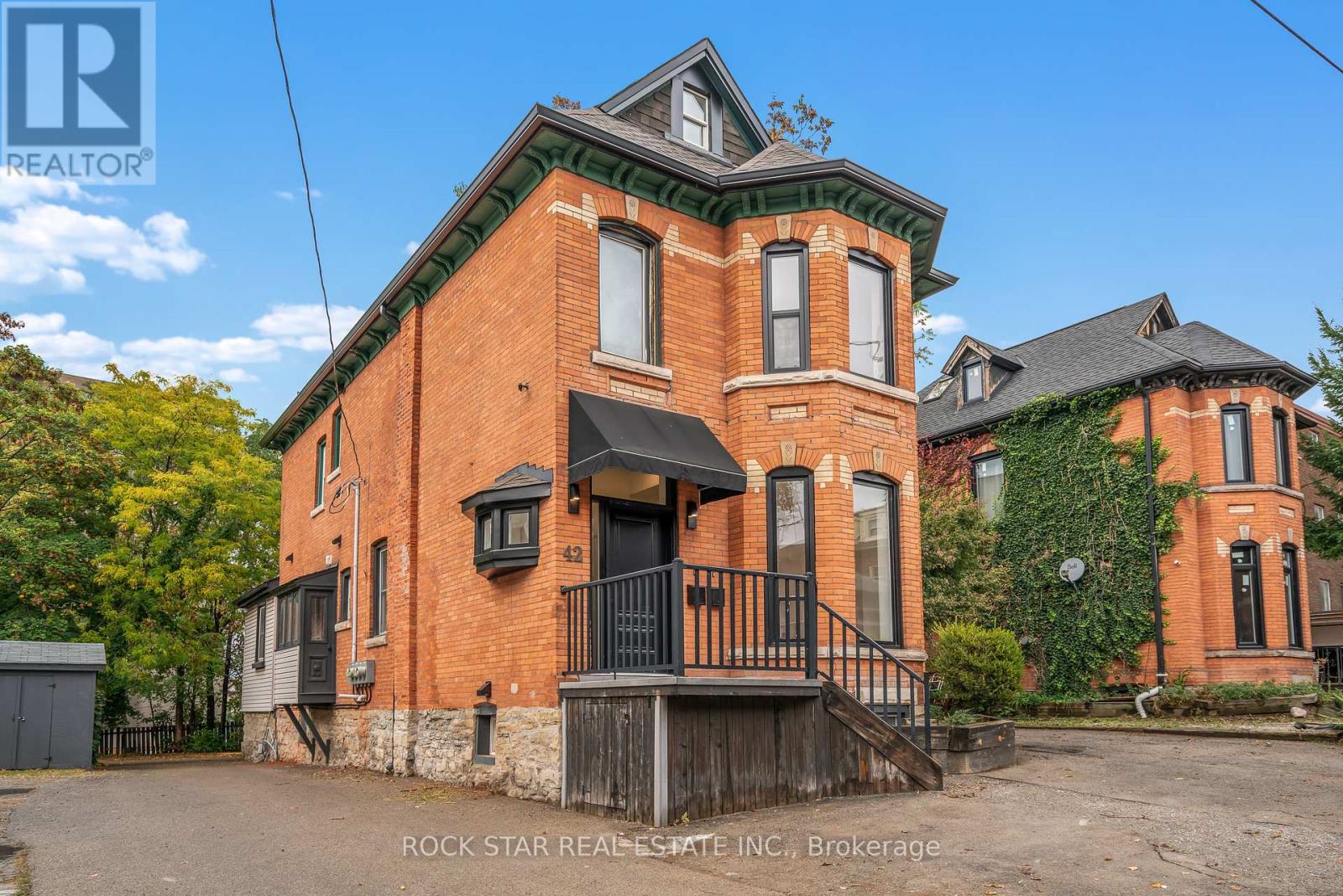 Photo 23 of 42 Ray Street S, Hamilton ON