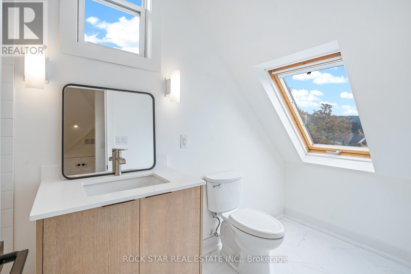 Photo 29 of 42 Ray Street S, Hamilton ON